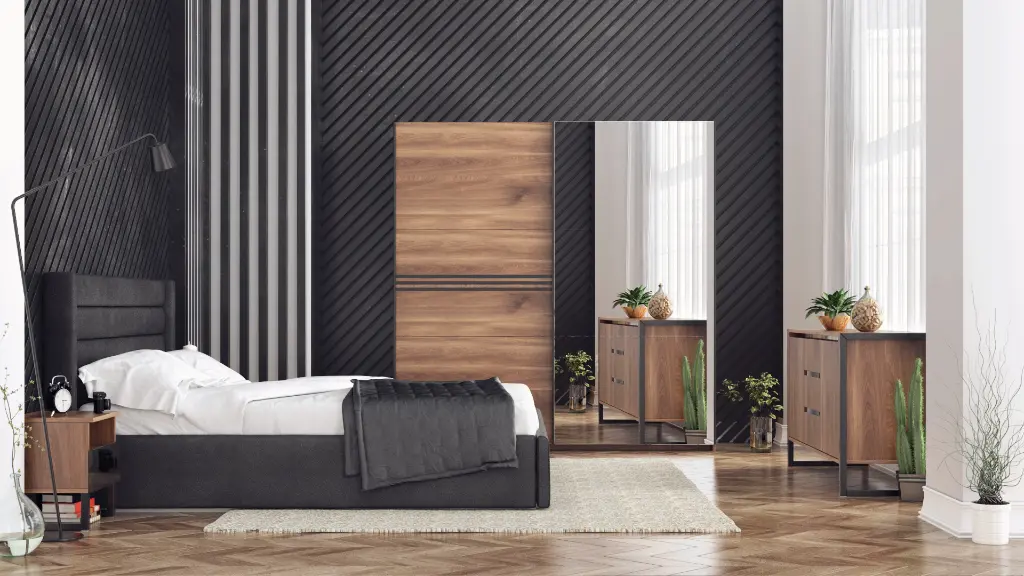 SK13 - k359 black gloss - cam01.webp
